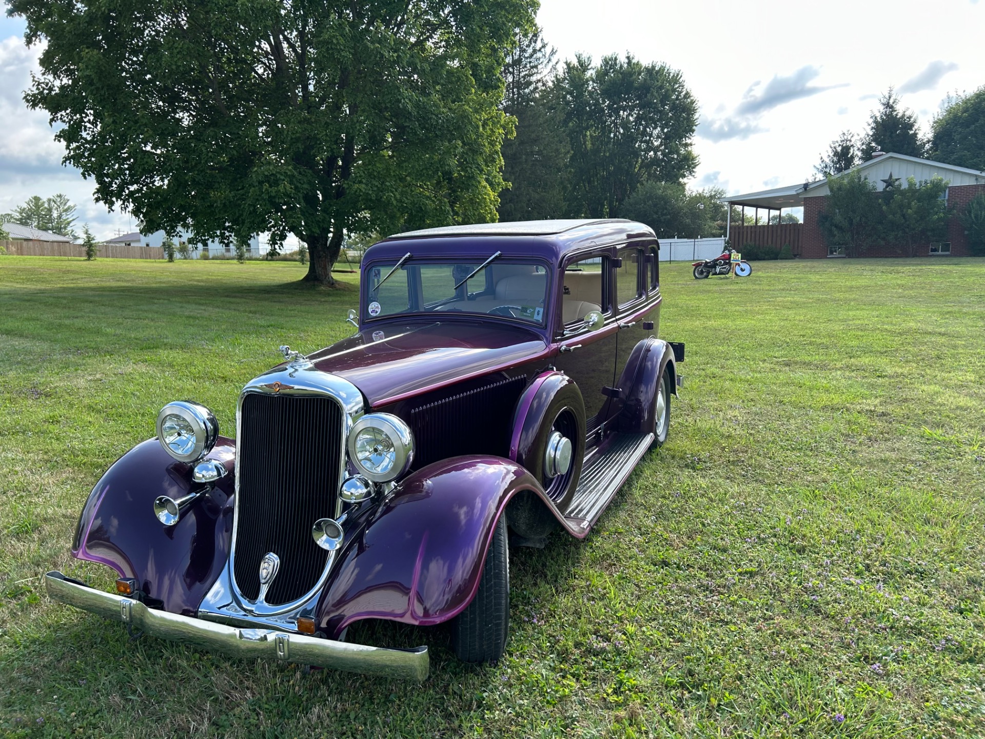 1933 Dodge Sedan 